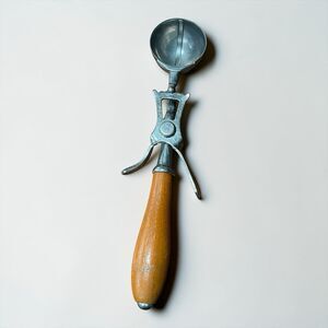 Vintage Dover Manufacturing Co. Patent Applied For #24 Retro Ice Cream Scoop